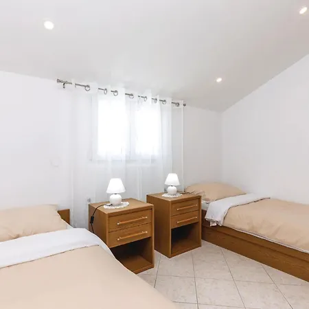 דירה In With Wifi